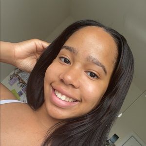 Meet your Posher, Ayana